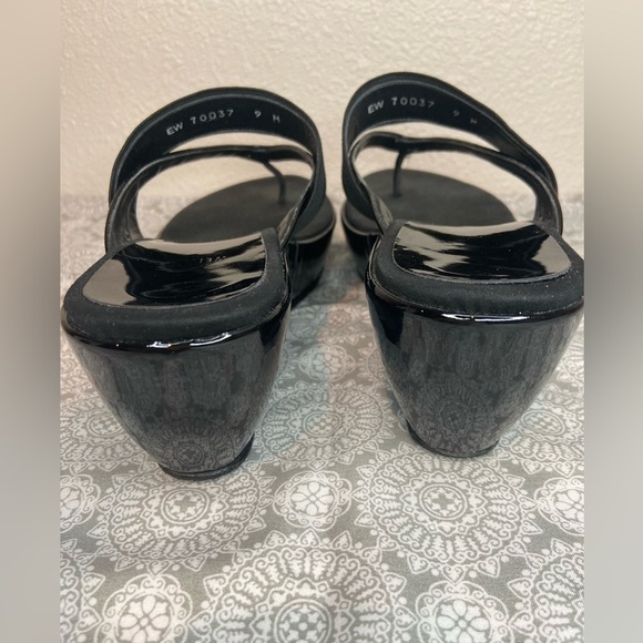 Stuart Weitzman~Black Patent Leather Thong Wedge Sandal~Matte Over Strap~Size 9 - Picture 5 of 16